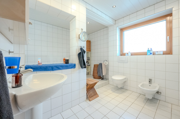 gepflegtes Badezimmer