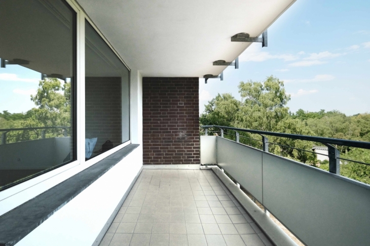 großer Balkon