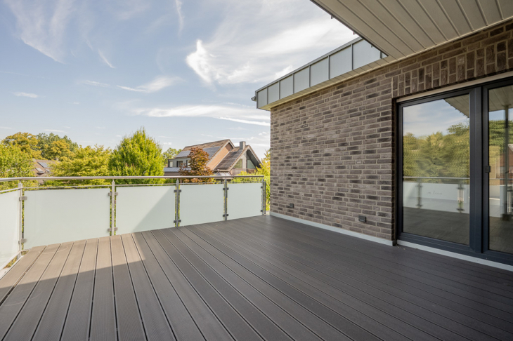 großer Balkon