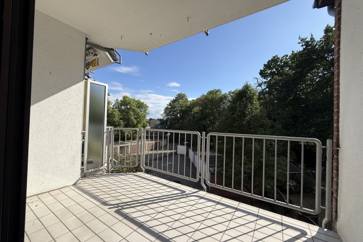 großer Balkon