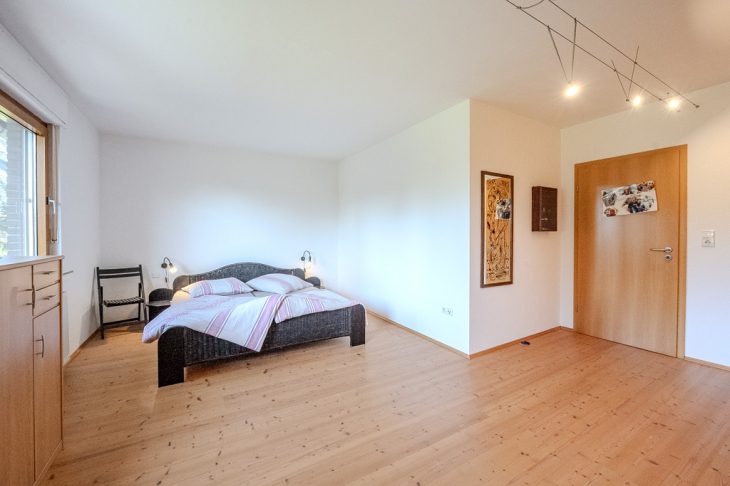 großzügiges Elternschlafzimmer
