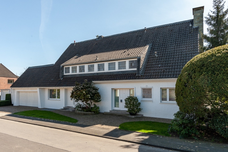 Haupthaus mit vermietetem Einliegerbereich