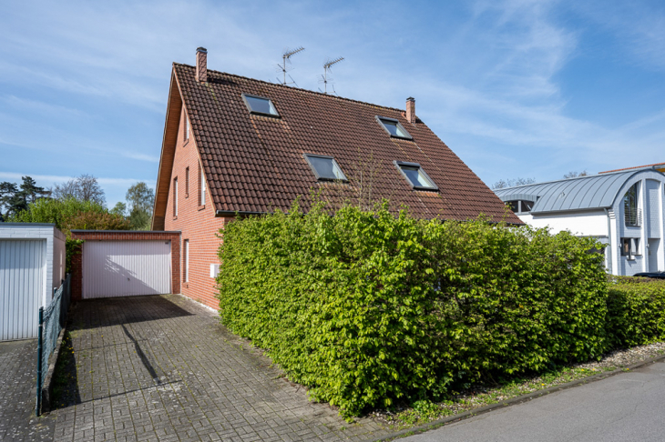 Haus mit Garage 