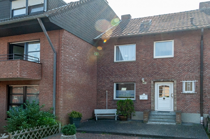 Haus mit Vorgarten