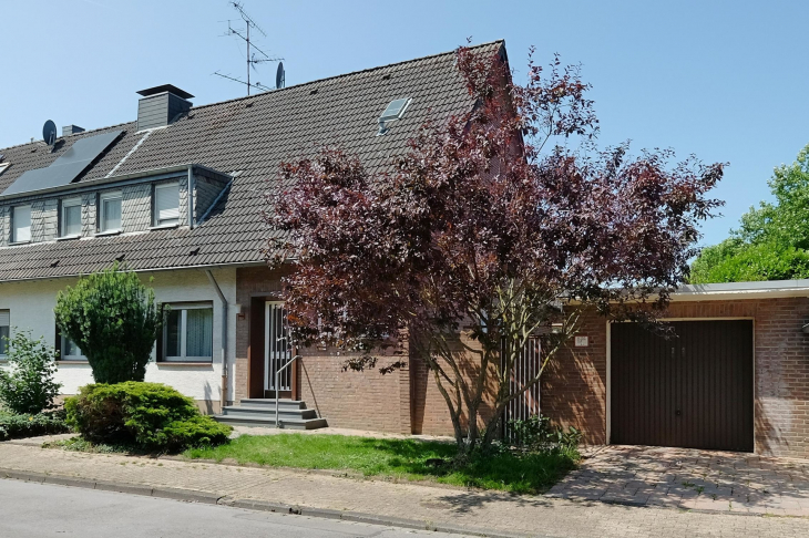 Hausansicht Straßenseite