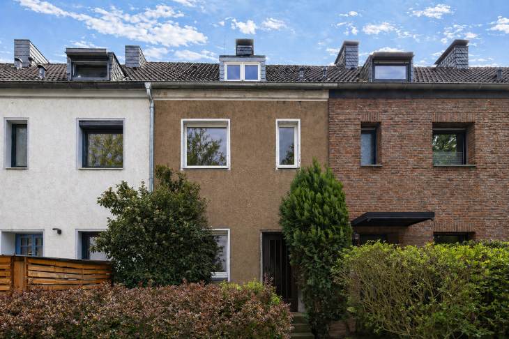 Hausansicht Straßenseite