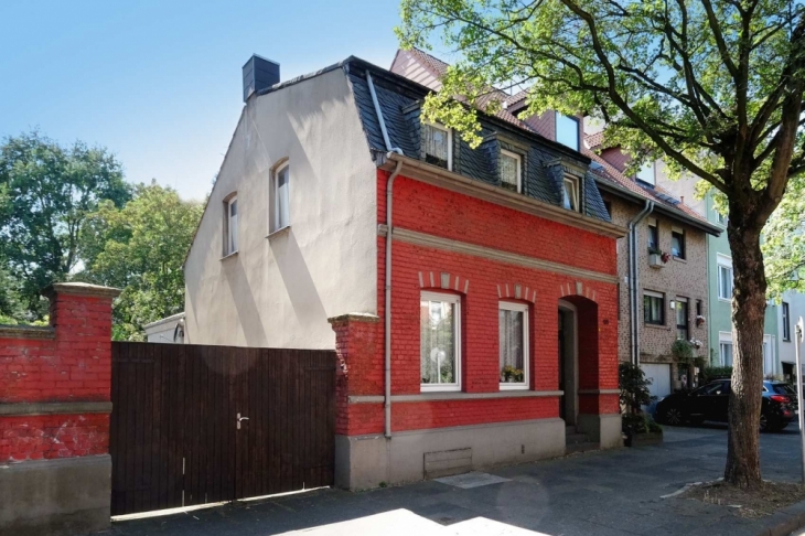 Hausansicht Straßenseite