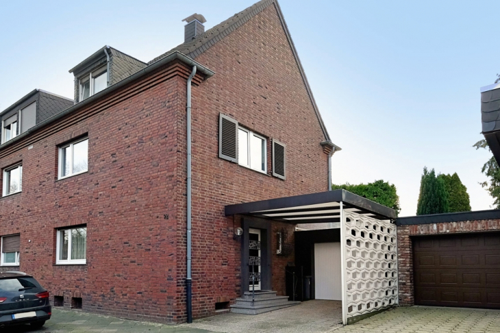 Hausansicht Straßenseite