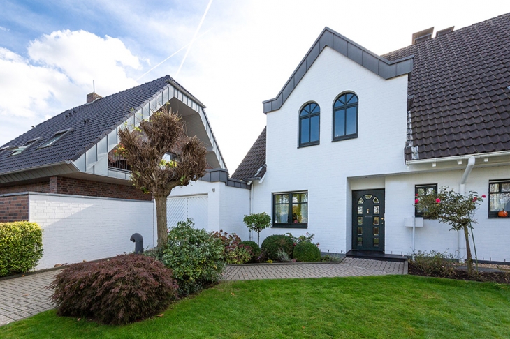 Hausansicht_Straßenseite_3
