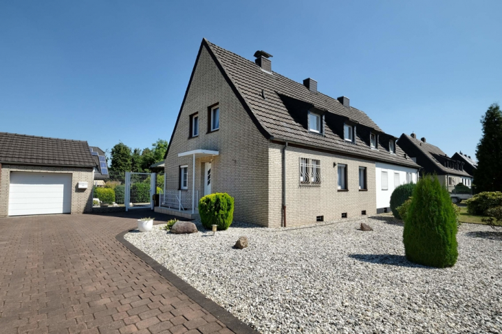 Hausansicht Straßenseite