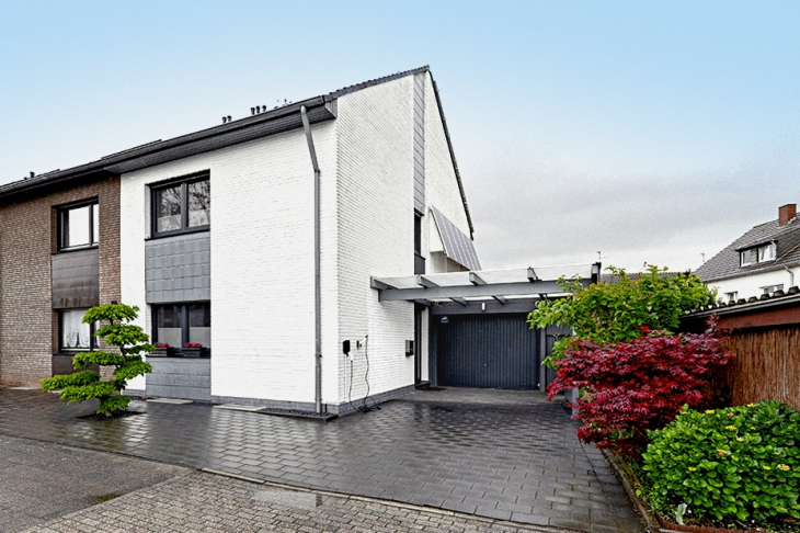 Hausansicht Straßenseite