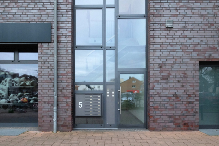 Hauseingang Wohnung 2