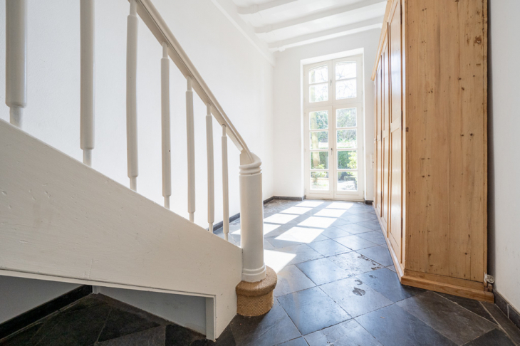 Hausflur mit Blick zum Garten