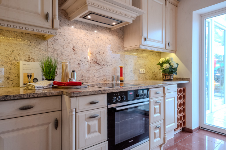 Hochwertige Einbauküche