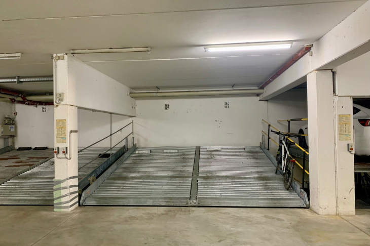 Hubparker-Stellplatz oben links