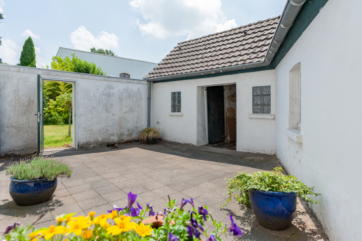 Innenhof mit Zugang zum Garten