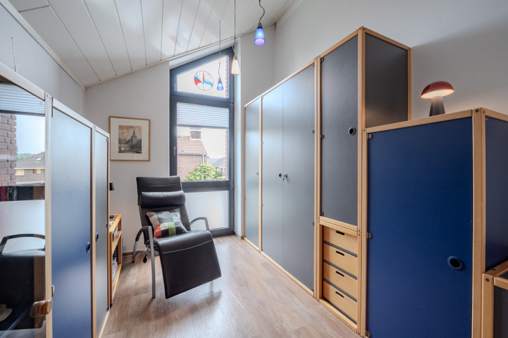 Kinder- oder Arbeitszimmer links 