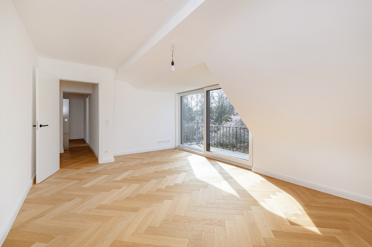 Kinderzimmer II mit Balkon