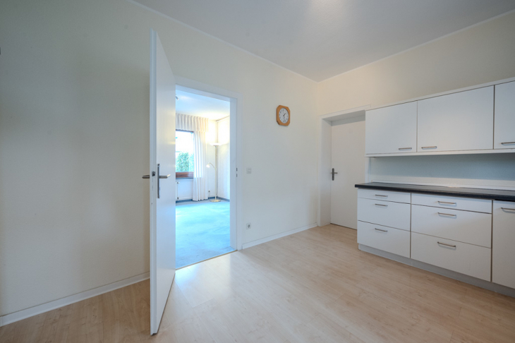 Küche, Durchgang zum Wohnraum