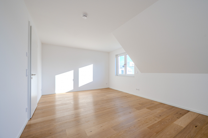 Lichtdurchflutetes Schlafzimmer