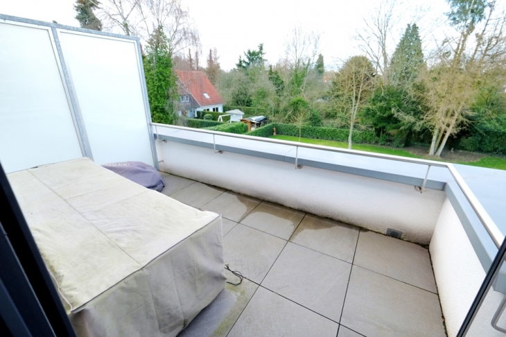 Loggia mit Blick in Gärten