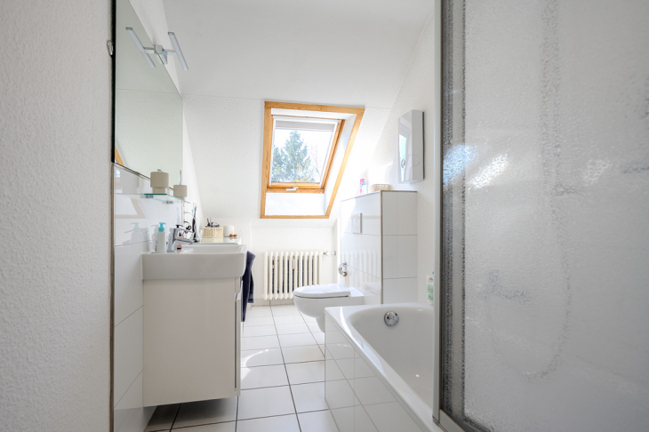 ...mit Badewanne - Wohnung DG 
