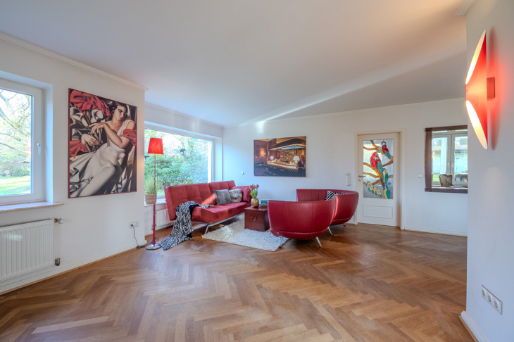 ...mit Blick in den Garten