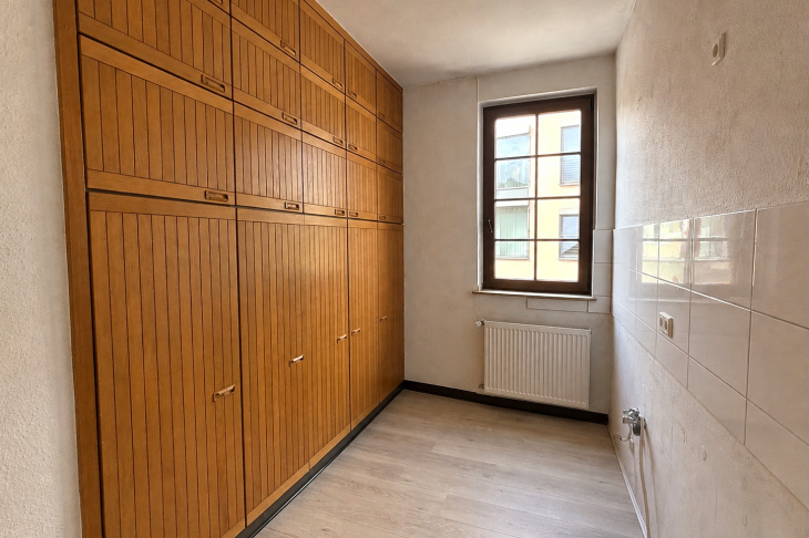 ...mit großem Einbauschrank