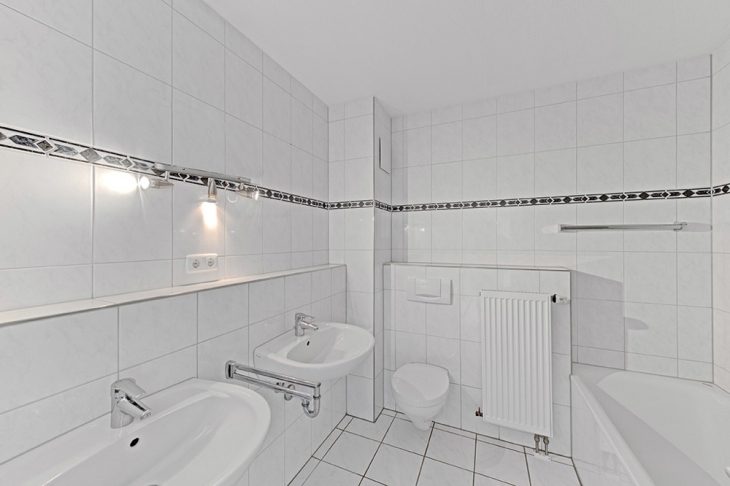 Modernes Badezimmer