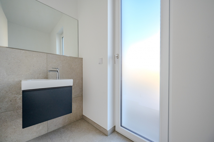 Modernes Gäste-WC- elegant- wertig und zeitlos