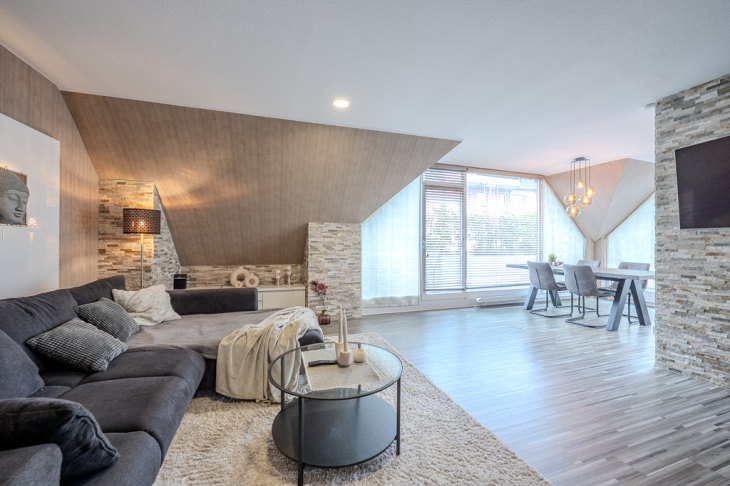 Einziehen, wohlfühlen, zuhause sein – 3-Zimmer-Wohnung mit TG-Stellplatz nahe Moers-Mitte Dachgeschosswohnung in Moers
