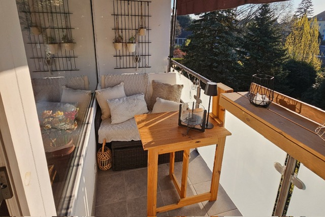 Kernsanierte 3-Zimmerwohnung mit hochwertiger Ausstattung im Dichterviertel - Balkon mit Gartenblick - Foto 3