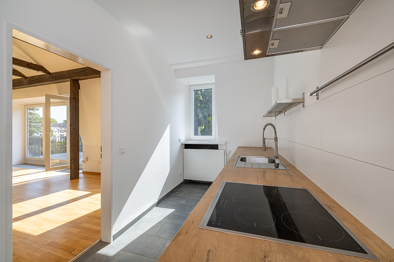 Wohnen mit Charakter – außergewöhnliche Dachgeschosswohnung mit großer Terrasse im Bismarckviertel - Photo 5