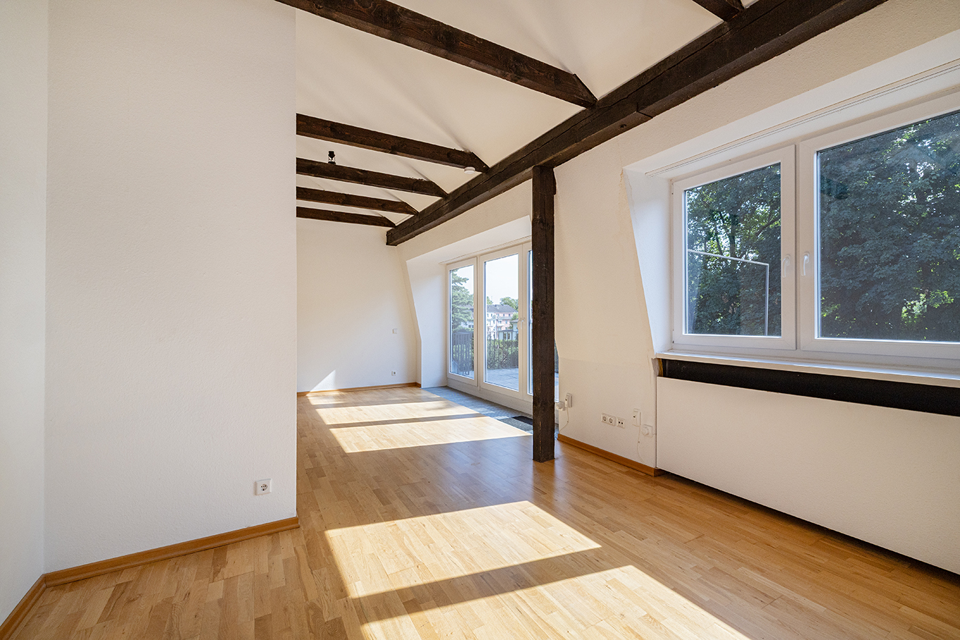 Wohnen mit Charakter – außergewöhnliche Dachgeschosswohnung mit großer Terrasse im Bismarckviertel - Photo 4