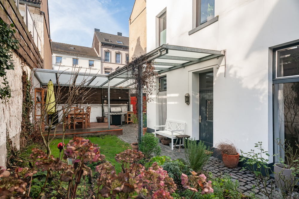 Eine Oase mitten in der Stadt modernisiertes Stadthaus mit Garten und