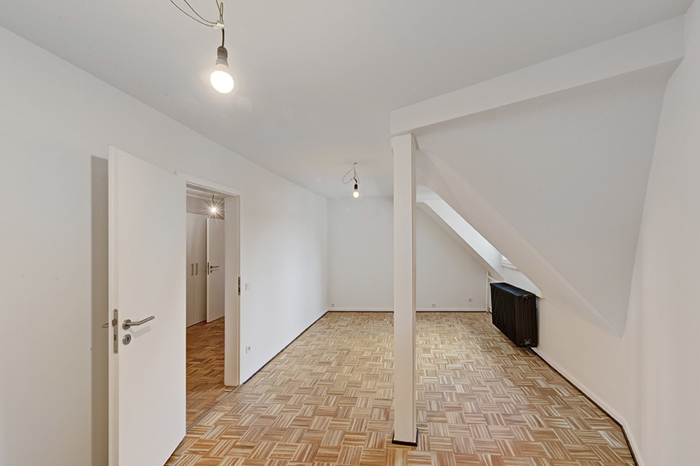 Wohnen mit Charakter - großzügige Altbauwohnung am Von- Beckerath-Platz! - Photo 3
