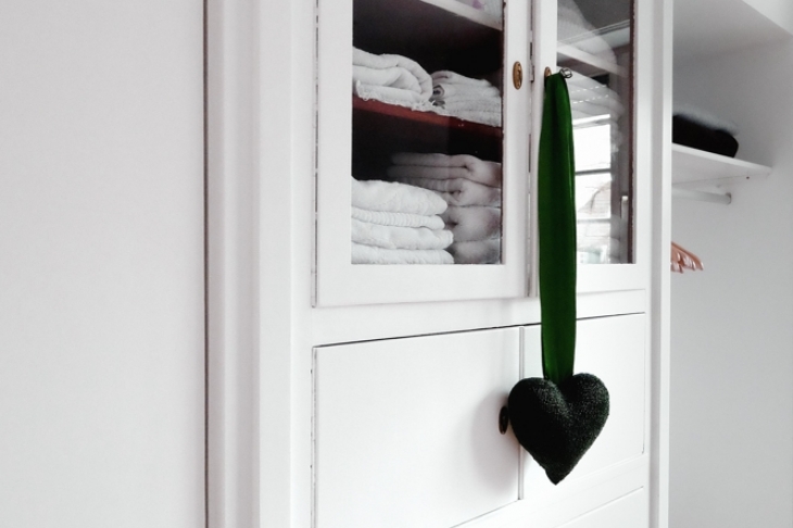 originaler Wandschrank