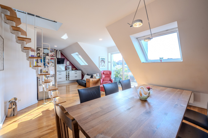 Platz für einen großen Esstisch 