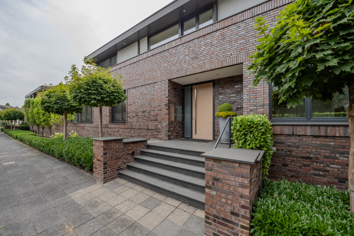  Repräsentativer Eingang