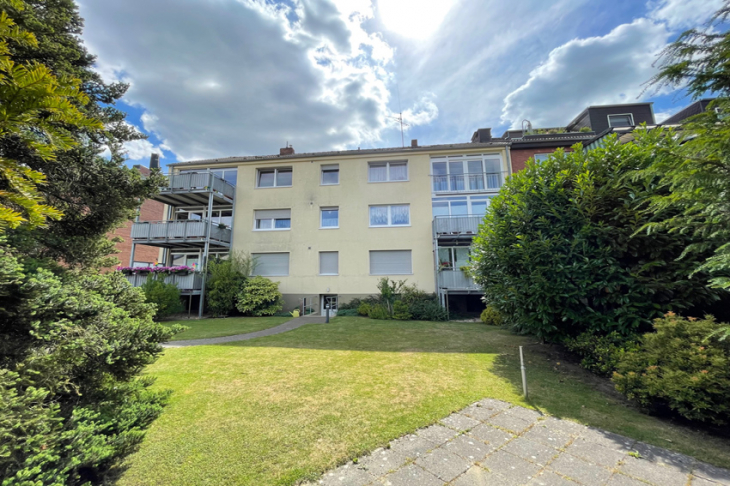 2-Zimmer-Wohnung mit Balkon und Garage in sehr gepflegtem Mehrfamilenhaus in Krefeld-Inrath Etagenwohnung in Krefeld / Inrath