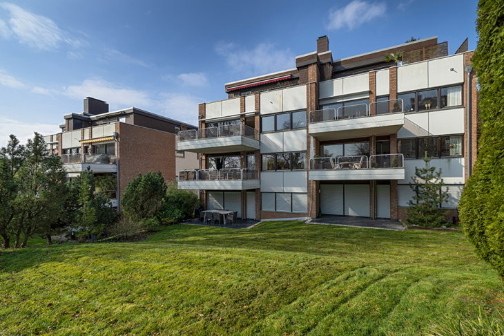 Rückansicht Mehrfamilienhaus