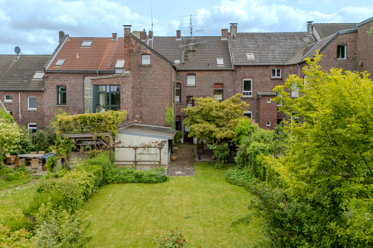 Rückansicht mit Garten