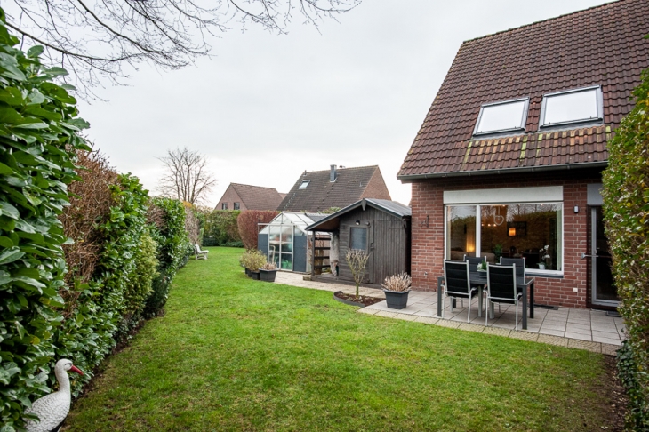 Rückansicht mit Terrasse