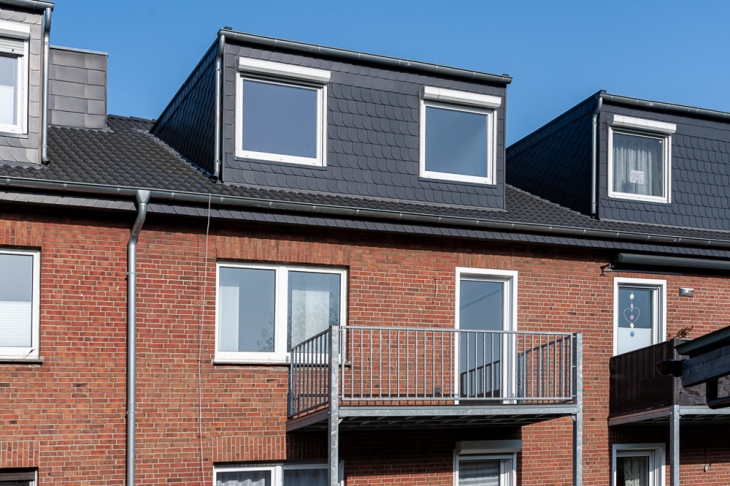 Rückseite mit Balkon