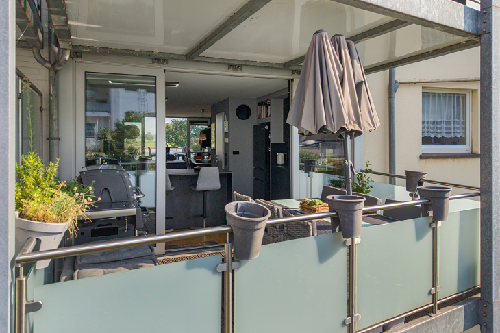 Rückwärtige Terrasse