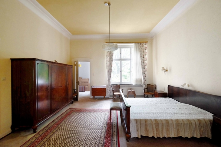 Schlafzimmer 1