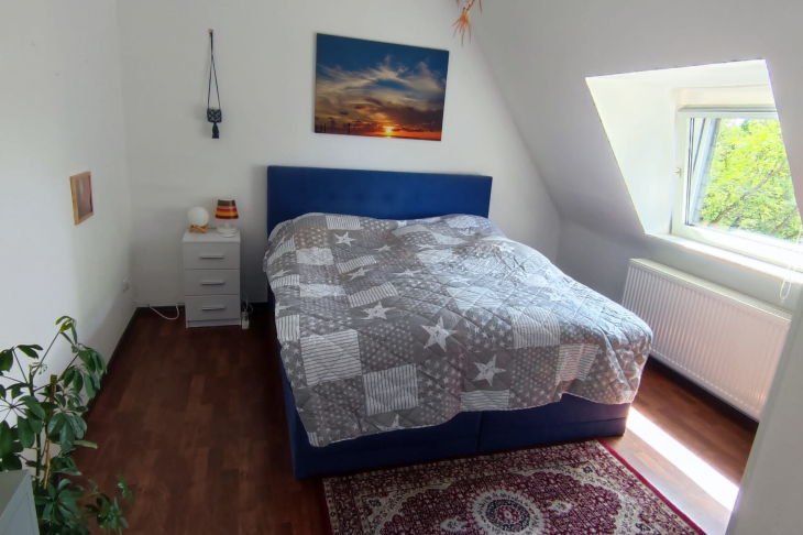 Schlafzimmer DG