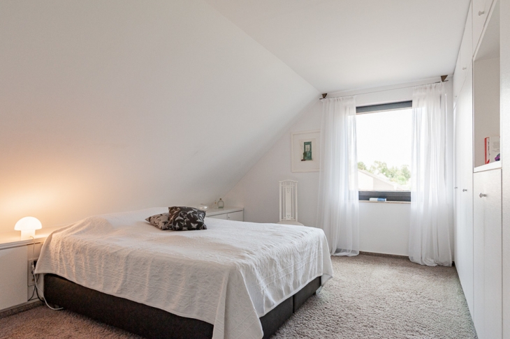 Schlafzimmer mit Einbauschränken