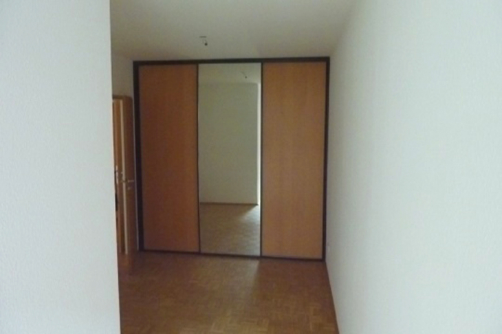 Schlafzimmer mit Einbauschrank