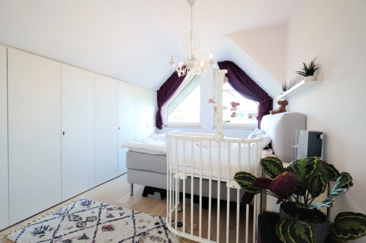 Schlafzimmer mit Einbauschrank